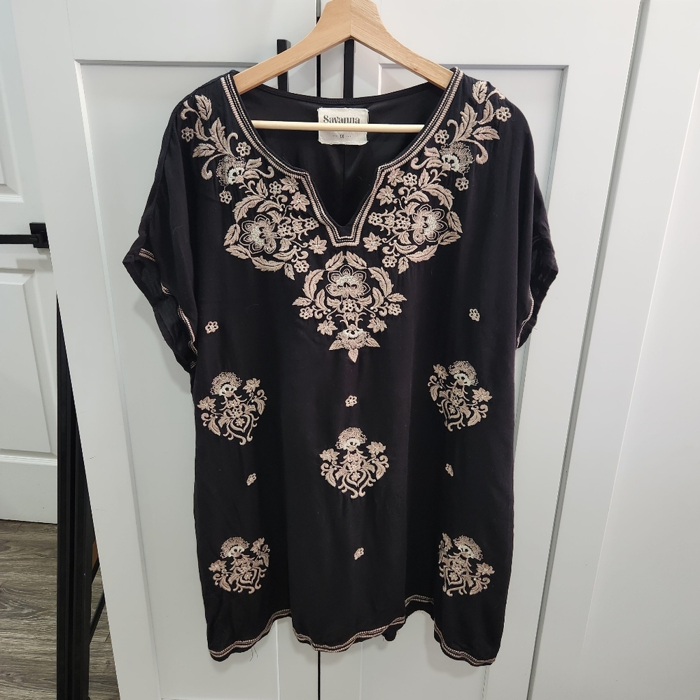 Savanna Jane Black Embroidered Tunic Size 1X Boho